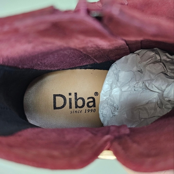 New Diba Sleek Bootie Burgundy Suede Gold Buckle Ankle Women Size 9 - Picture 10 of 12
